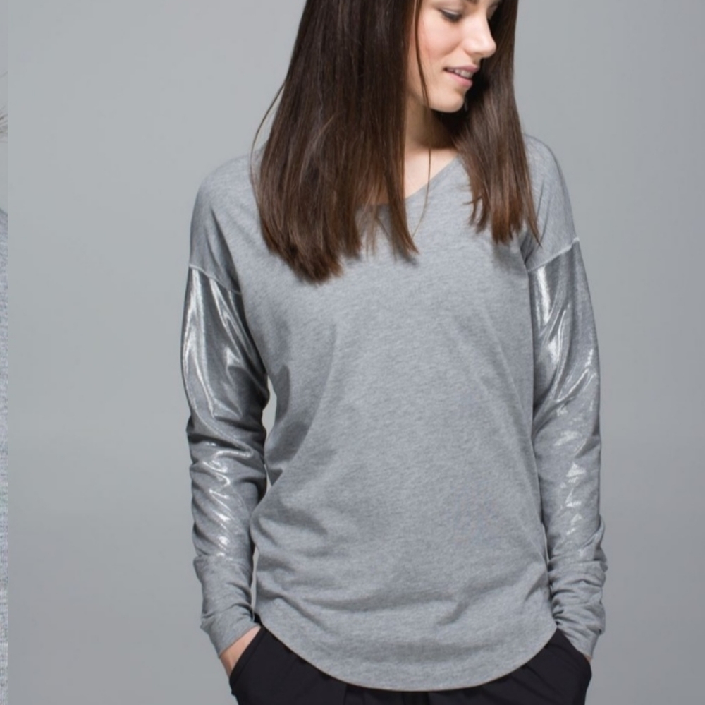 Lululemon Medium Grey/ Silver Spoon Long Sleeve